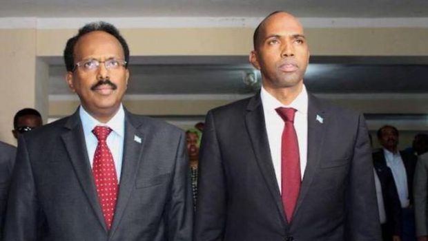 Somalie : Des manifestations contre le président de la Somalie et le couvre-feu secouent Mogadiscio depuis hier soir.