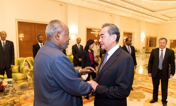 Djibouti/Chine : Guelleh autorise Pékin à utiliser leur base militaire sans limitation d’activité comme les Américains et les Français.