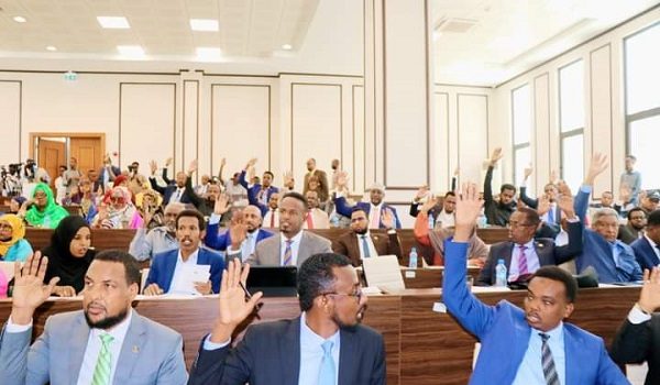 Somalie/Al-shabaab : La Chambre du peuple a approuvé le projet de loi sur les sanctions financières spécifiques.